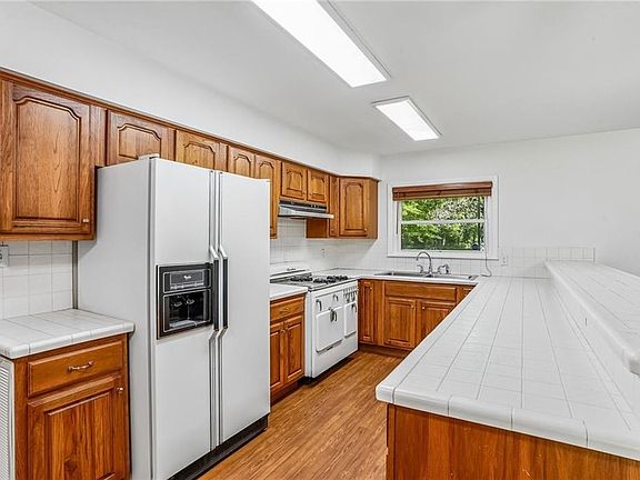 4th image of 61106 Anchorage Rd