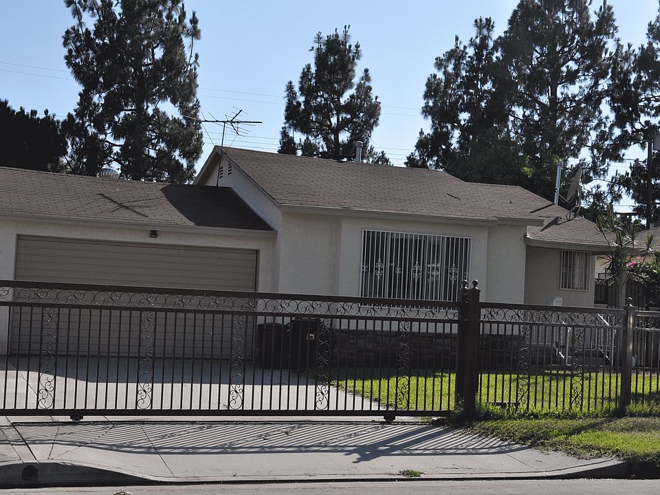 1st image of 10920 Farndon St