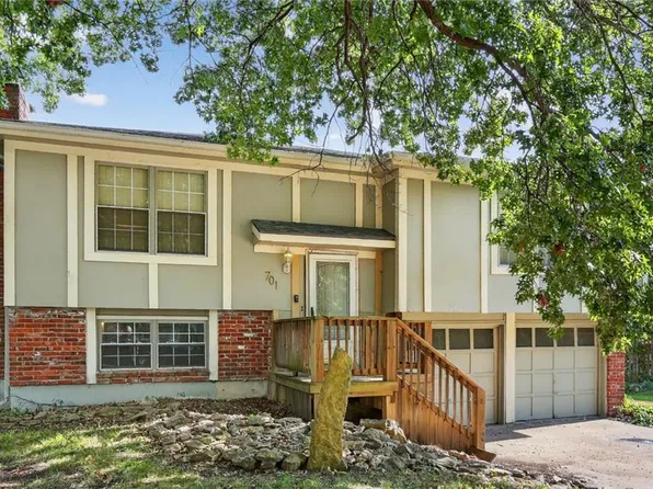 701 E Colleen Dr, Gardner, KS 66030