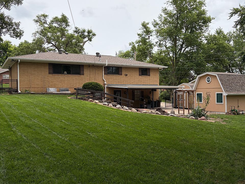 1st image of 1604 N 94th St