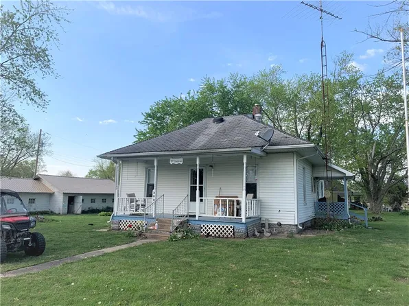 308 E North 1st St, Herrick, IL 62431