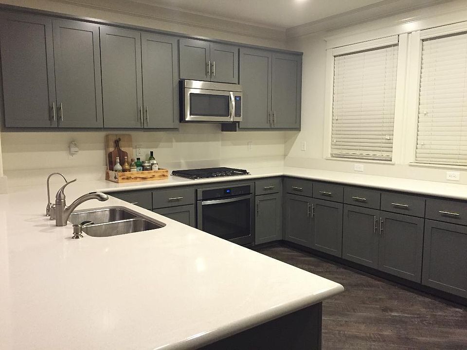 1st image of 215 Catherine Pl
