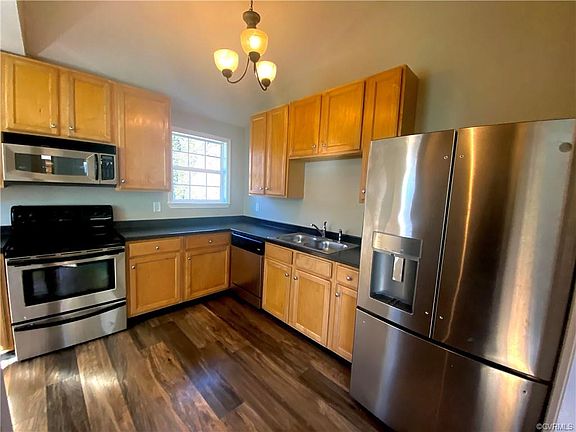 5th image of 837 Cameron St