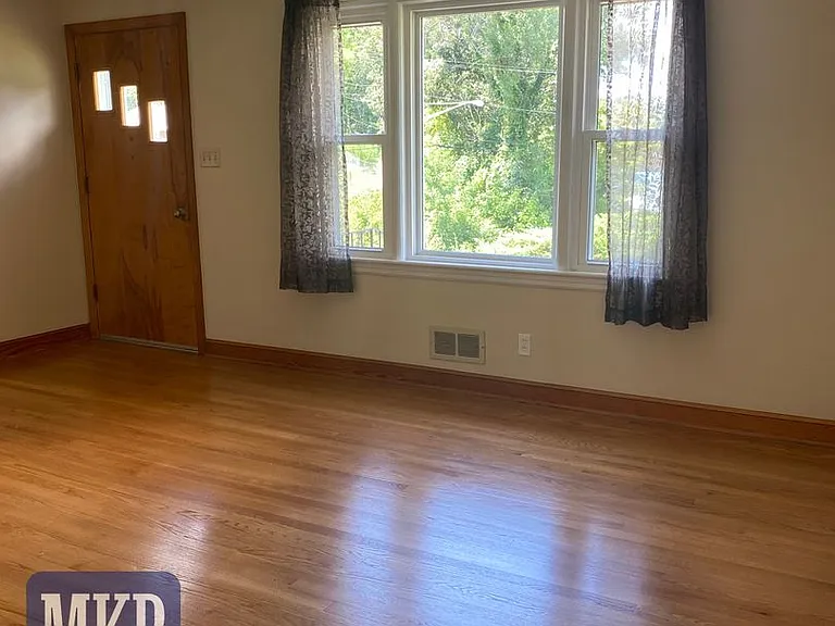 3136 Fleetwood Ave — Photo 3