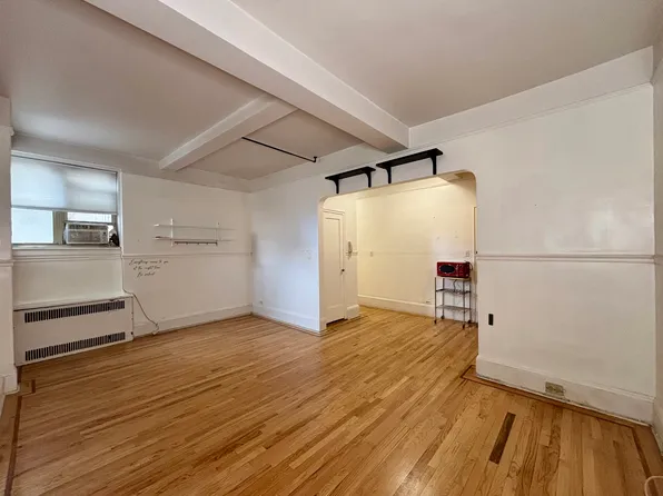 720 Fort Washington Avenue image 1 of 13