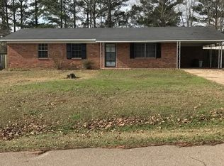 211 Jackson Ave, Carthage, MS 39051