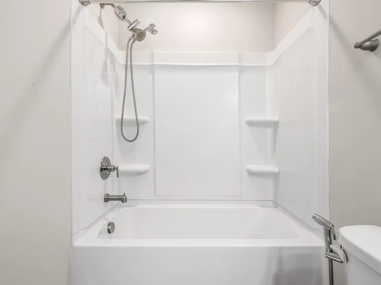 4008 Passenger Pl — Photo 33