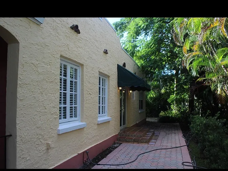 504 Aragon Ave — Photo 25