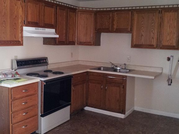 3rd image of 4637 Lawn Ave