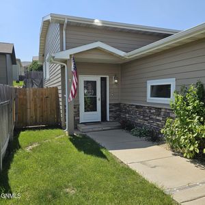 1213 24th St W, Dickinson, ND, 58601