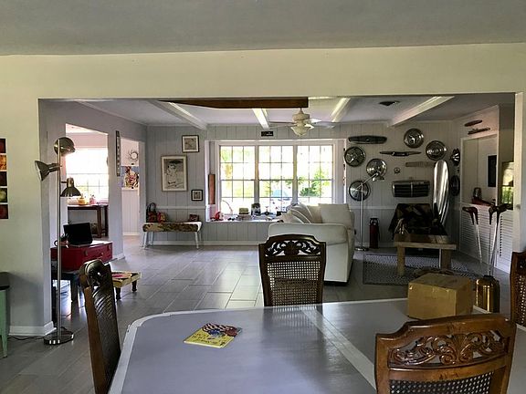 5th image of 3670 Crestwood Dr