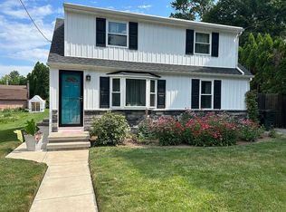 823 Willow Rd, Lancaster, PA 17601