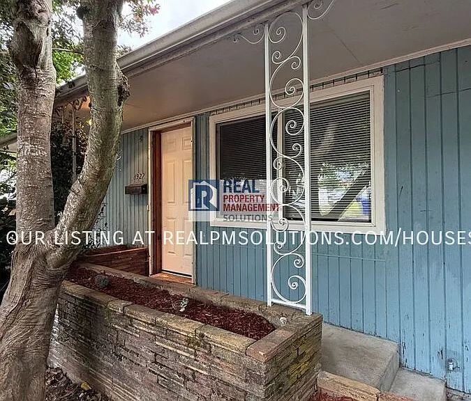 8927 SE Rhone St — Photo 14