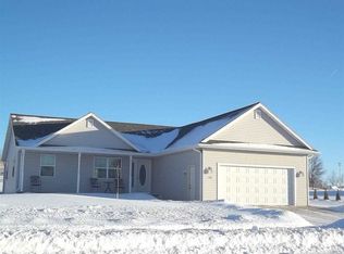713 Marsh Trl, Beaver Dam, WI 53916
