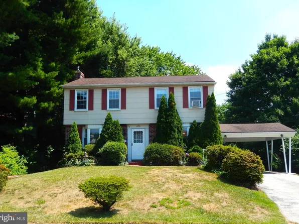 4373 School Ln, Brookhaven, PA 19015