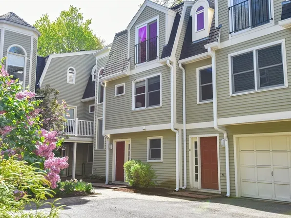 196 Chestnut Ave APT I, Jamaica Plain, MA 02130