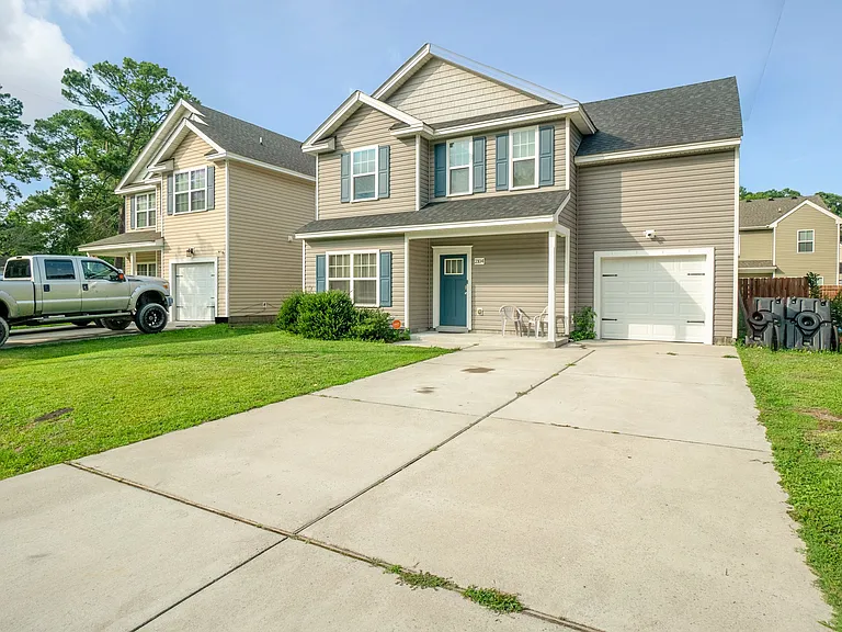 2104 Miller Ave — Photo 4
