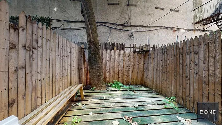 Rented by Bond New York | media 16