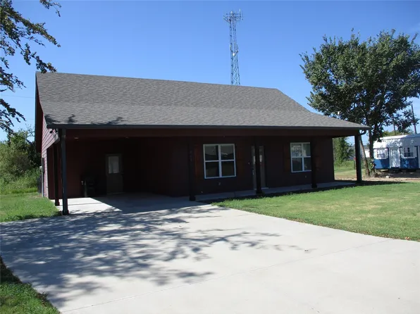 148 Mill St, Emory, TX 75440