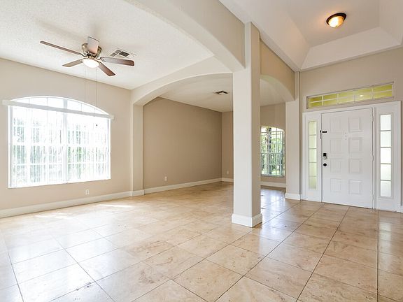 4th image of 160 Hanging Moss Dr