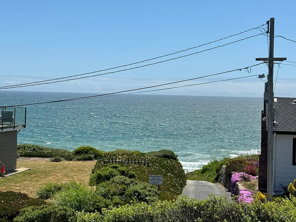 324 Vista Dr