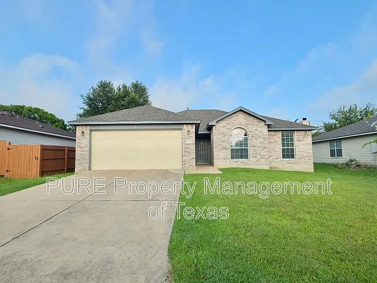 3007 Zachary Ln — Photo 1