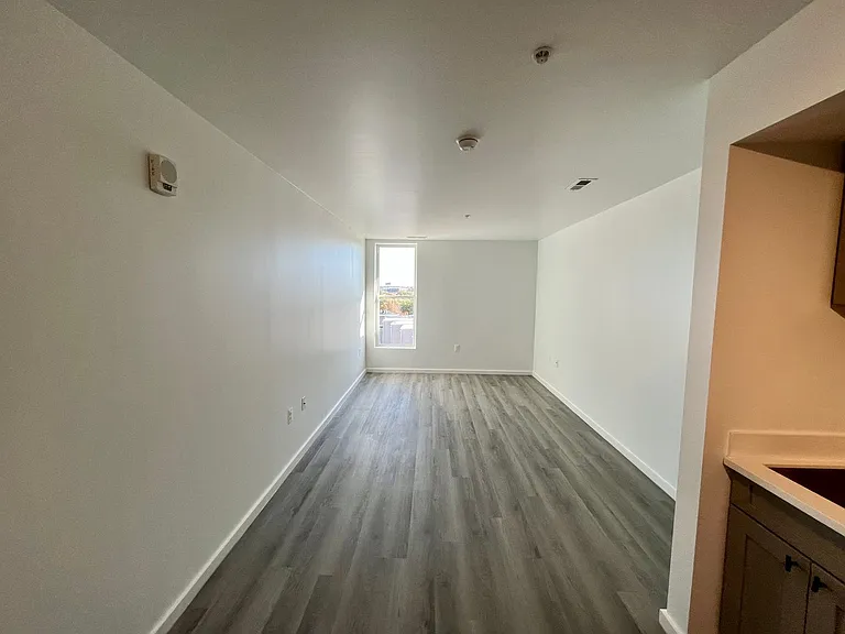 725 W Pratt St. — Photo 49