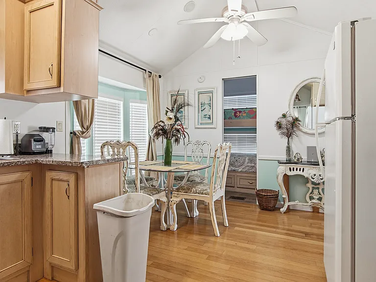 1219 Thomas Dr #91 — Photo 13