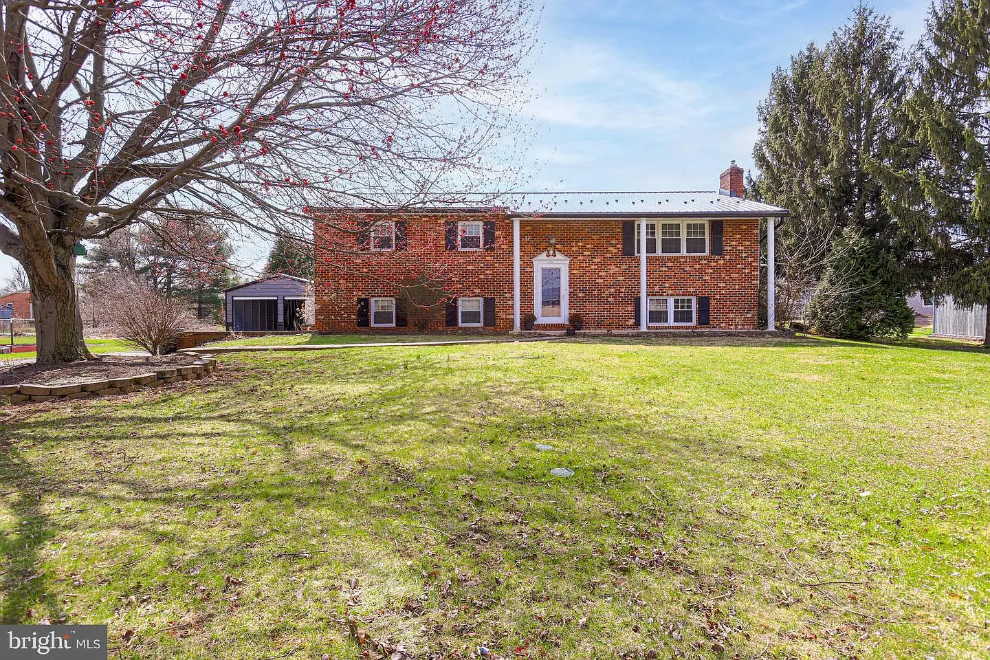 296 Kauffman St photo 1