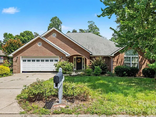 1318 Crown Ridge Dr, Fort Mill, SC 29708