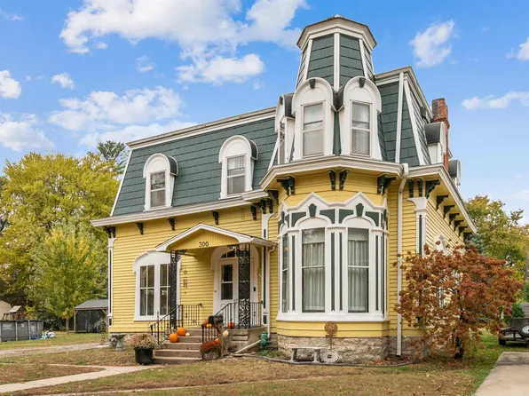 300 E Union St, Manchester, IA 52057