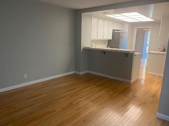 5th image of 10 Crippleridge Ct