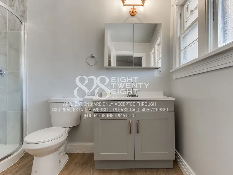 241 Emelyn St — Photo 12