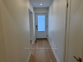 3rd image of 130 Simcoe Rd