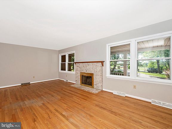5th image of 21610 Horseshoe Ln