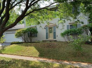 1420 Knoll Dr, Naperville, IL 60565