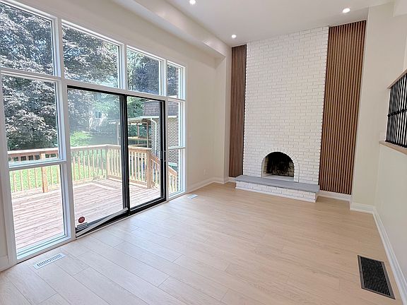 5th image of 114 Loganberry Cres