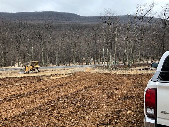 2nd image of 835 Goldenseal Rd