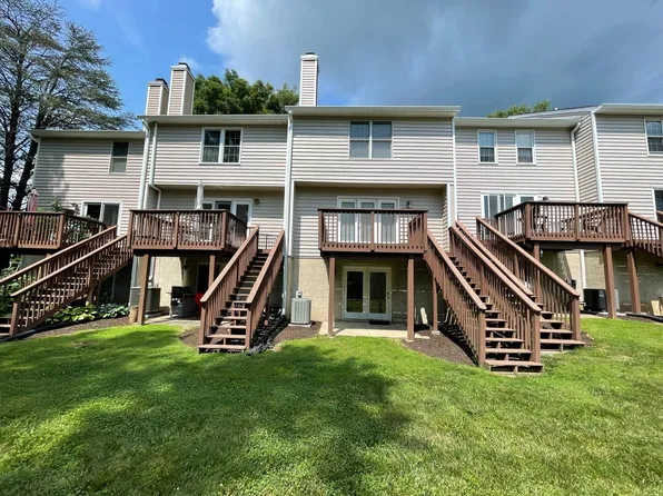 2804 Crestline Ct, Glen Mills, PA 19342