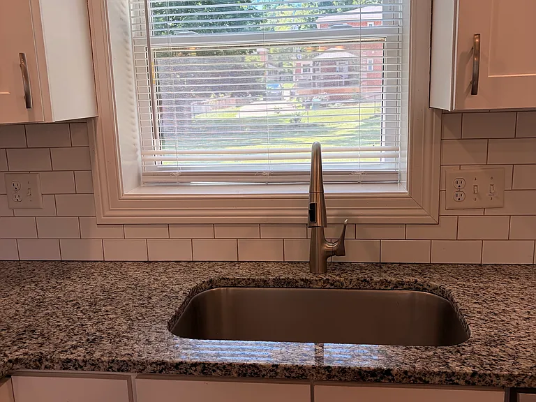 4933 Charlemar Dr — Photo 9