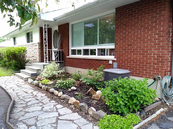 4th image of 3864 Carp Rd N