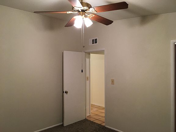 5th image of 47 Wayside Dr