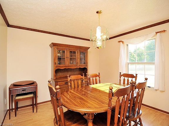 5th image of 18864 Hunters Pointe Dr