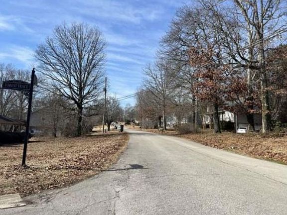 Exterior Neighborhood (street photo)