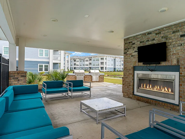 Lewis Grand Apartments — Photo 10