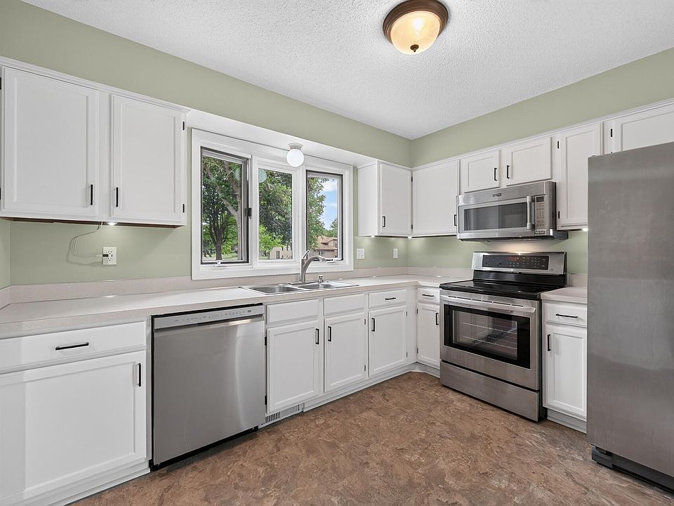 1st image of 3984 Orchid Ln N