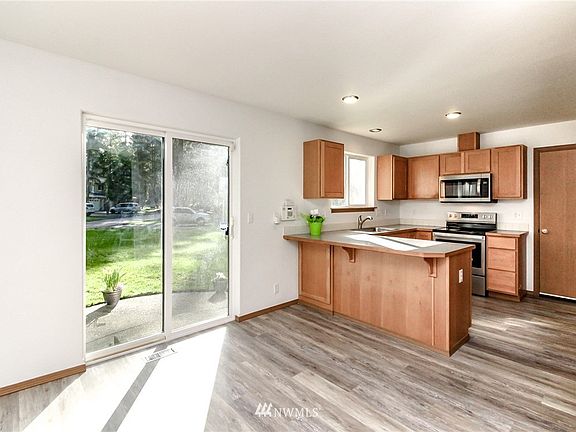 5th image of 22431 Parkcrest Ln SE