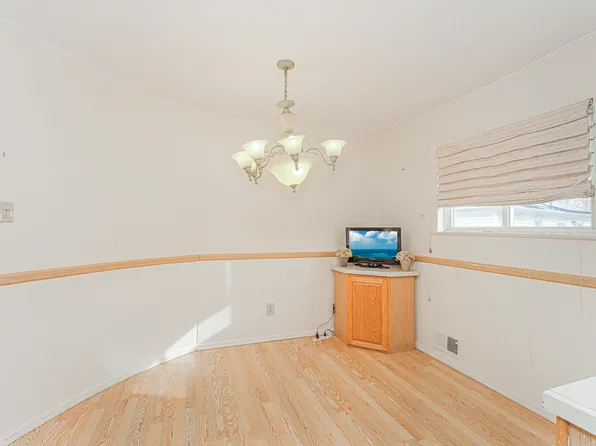 16 Bowling Green Place image 20 of 28