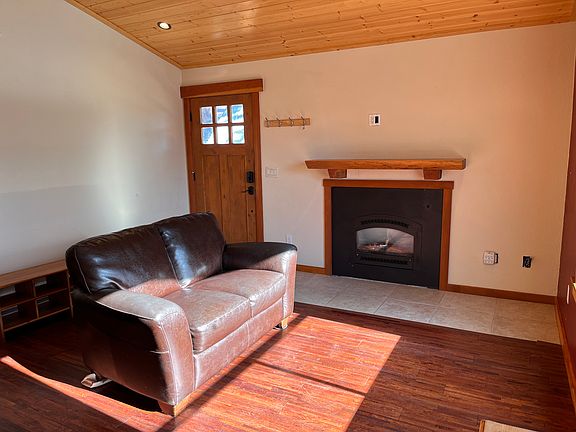 5th image of 12098 Sierra Dr E