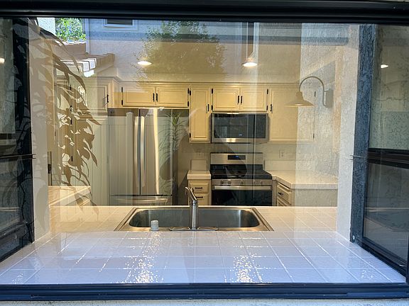 4th image of 755 Tennyson Ln